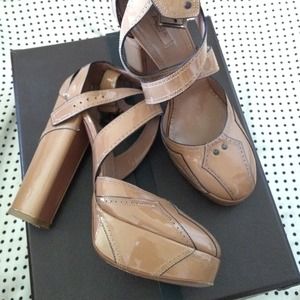 SOLD!!! Alaia nude platforms