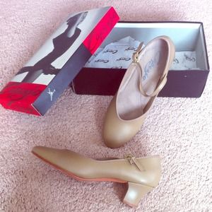 Capezio dance/theatre shoes SZ 8