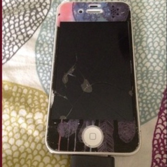 Verizon wireless iPhone 4 32gb. - Picture 1 of 1