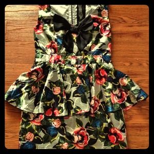 Floral peplum dress🌺