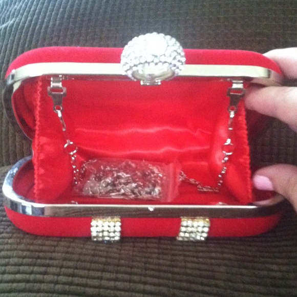 Clutch - Picture 3 of 4