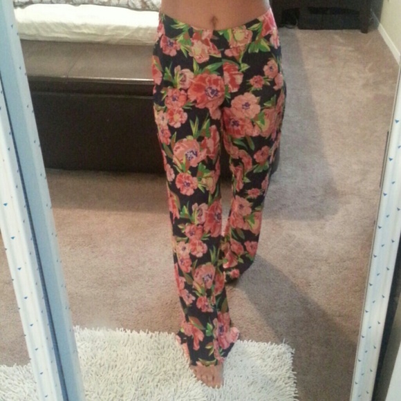 hollywood
 Pants - Wide leg pants size 7