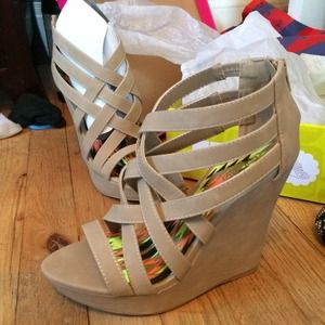 💕NEVER WORN💕 brand new Charlotte Russe Wedges