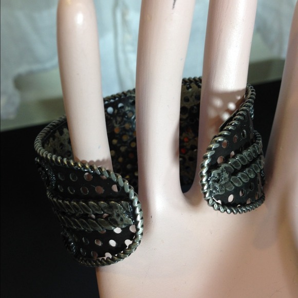 Antique Silver Stone Bracelet - Picture 3 of 3