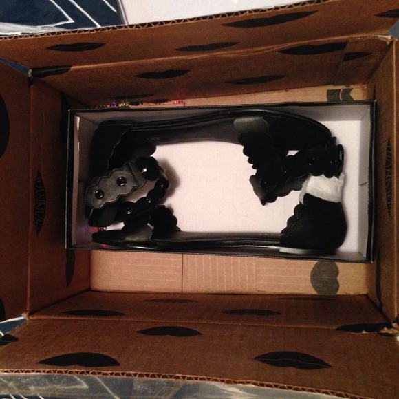 ❌SOLD❌Shoe Cult by Nasty Gal Twiggy Sandal - Picture 4 of 4