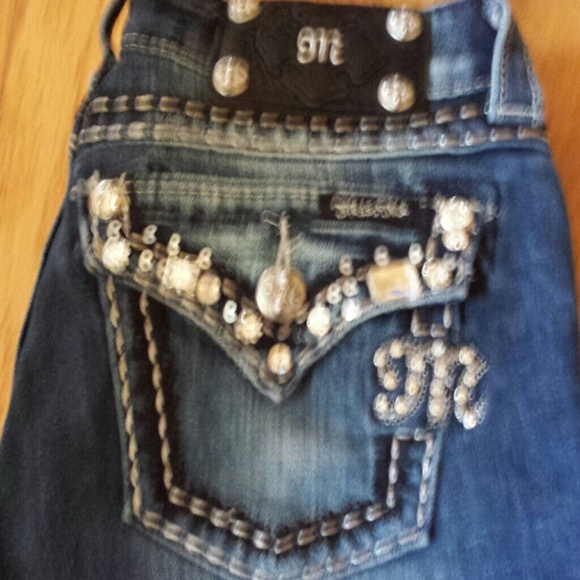 ***SOLD*** Miss me bling skinny jeans