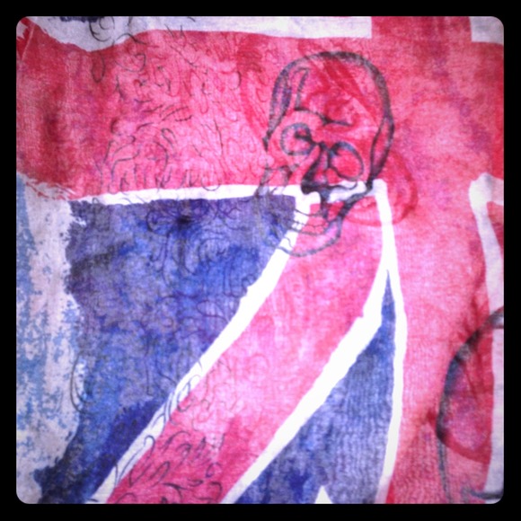 Skull scarf