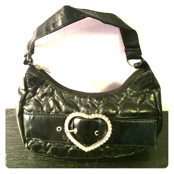 Quilted Black Hand Bag w/ Diamond Heart
