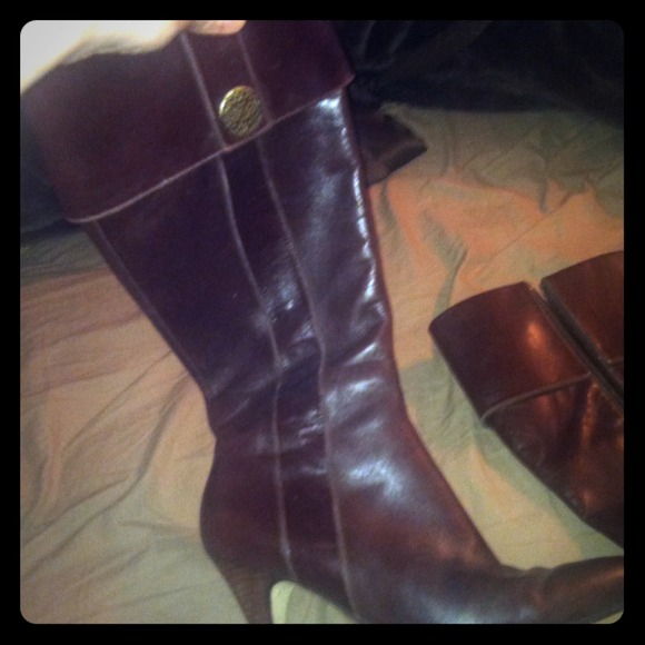 BUNDLE! Tahari dark brown leather boots 7 red top!