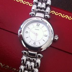 Price reduced!! ✨Authentic silver COACH watch✨