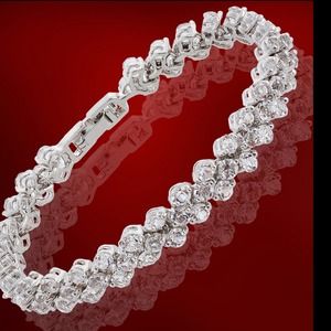 Brand new never worn silver p gorgeous bracelet