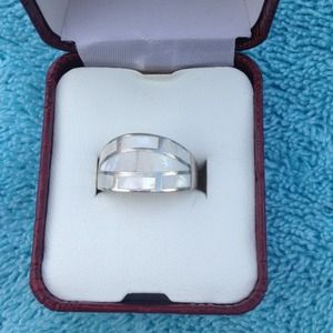 925 STERLING & MOTHER OF PEARL RING SZ 7.