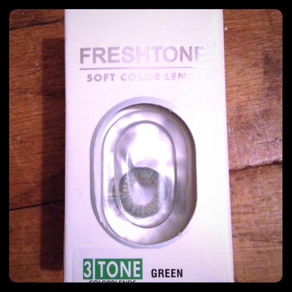 Green tri shaded contacts