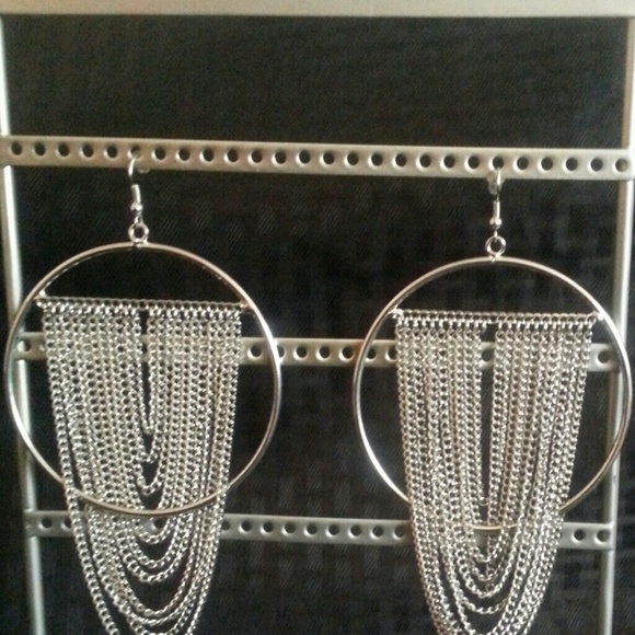 Earrings - Picture 1 of 2