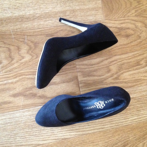 Black suede heels