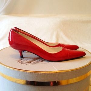 CHARLES DAVID Red Patent Leather Pumps