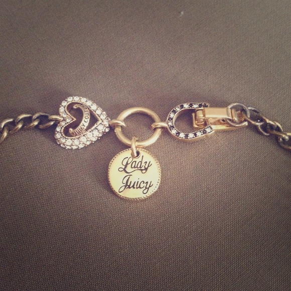 Juicy cloture necklace