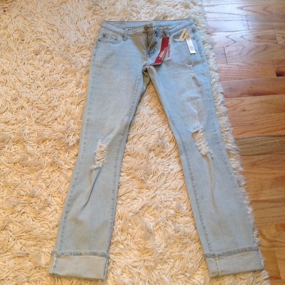 Denim - ✨MOVING SALE✨ Lola Jeans