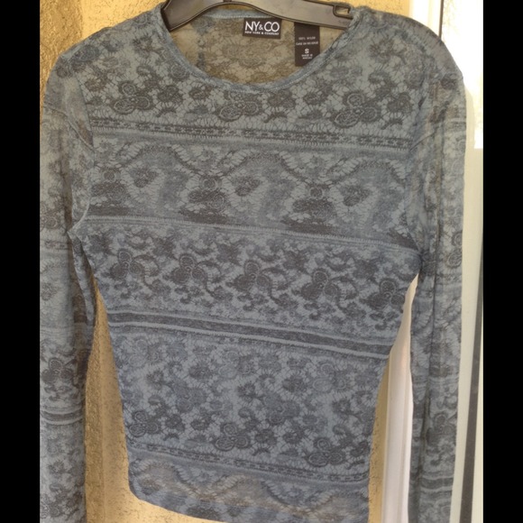 New York and Co light weight top