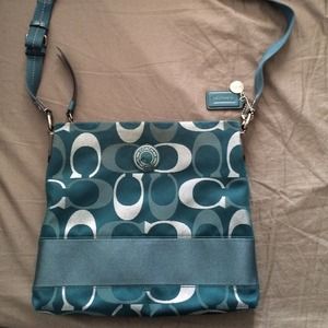 Cross body coach purse