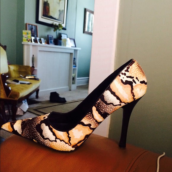 SOLD SOLD SOLD - Picture 3 of 3