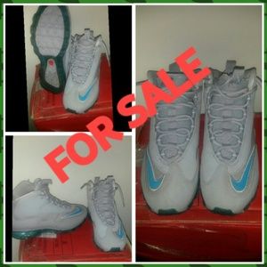 Hold for Eugenie Nike Griffeys