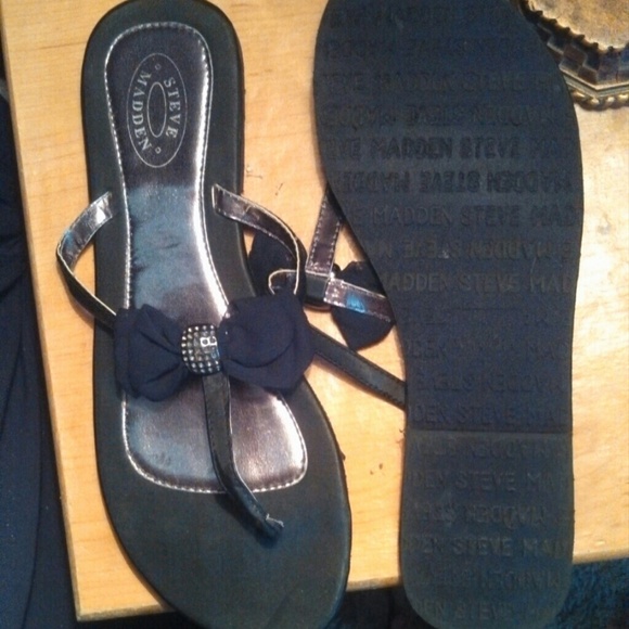 STEVE MADDEN chiffon bow flip flops