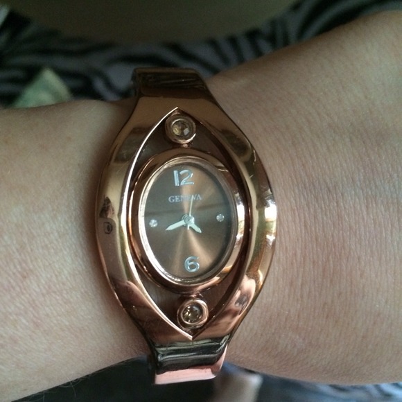 Copper bangle style watch with morganite gems - Picture 1 of 3