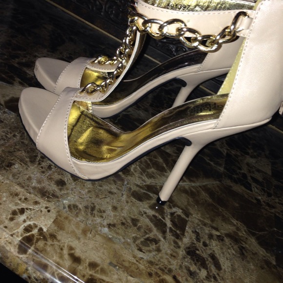 Brand new Charlotte Russe heels. - Picture 2 of 3