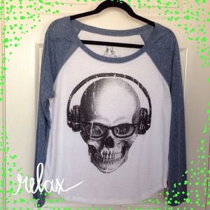 SALE -⬇️⬇️JRS Skull Baseball Tee