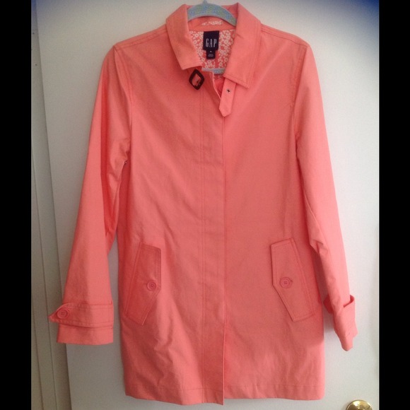NWOT GAP RAINCOAT - Picture 1 of 3