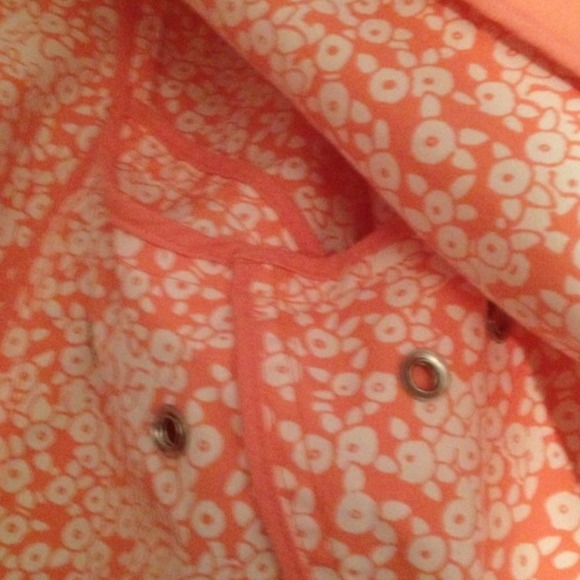 NWOT GAP RAINCOAT - Picture 3 of 3