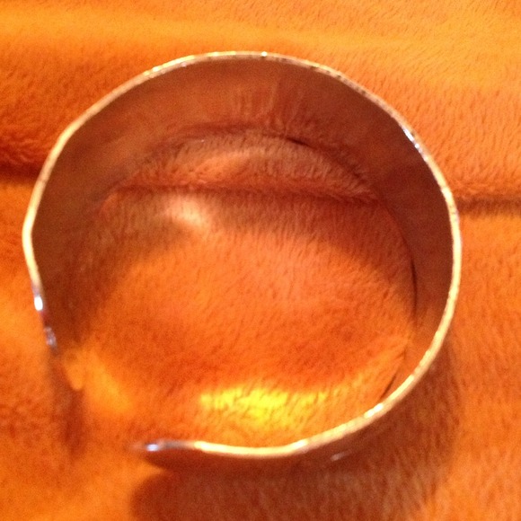 Elephant Cuff Bracelet. (SOLD) - Picture 3 of 4