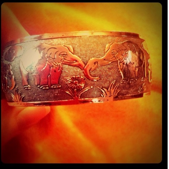 Elephant Cuff Bracelet. (SOLD) - Picture 4 of 4