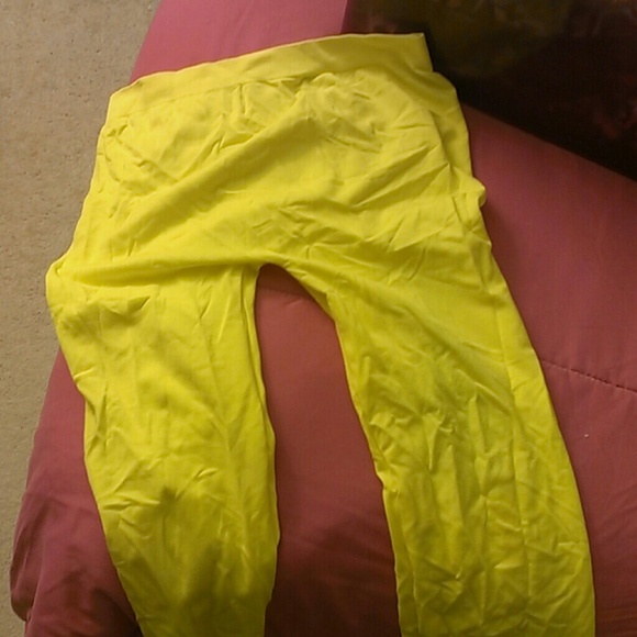 Yellow leggings
