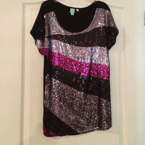 Black and pink sequin top - Picture 1 of 4