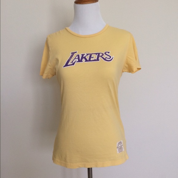 SOLD Retro Style Lakers Tee