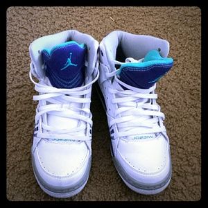 Jordans boy  size 6.5y  us