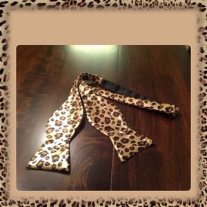 Adult bow tie