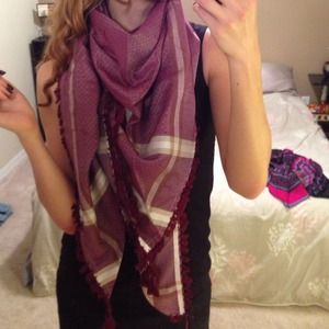 Scarf plaid purple gorgeous from Saudi Arabia