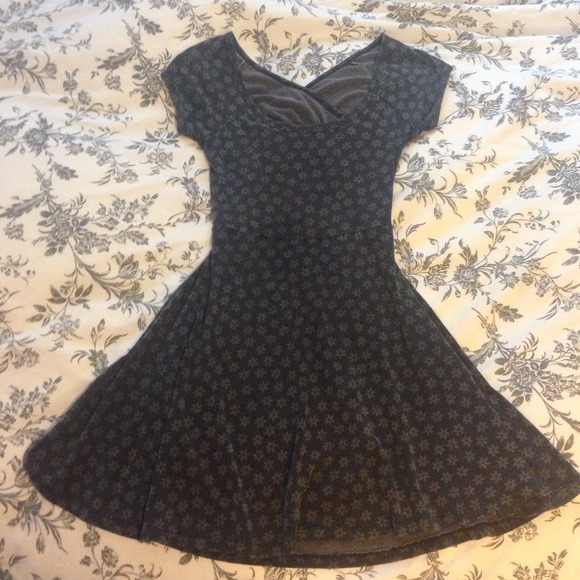 Brandy Melville daisy print dress NWOT