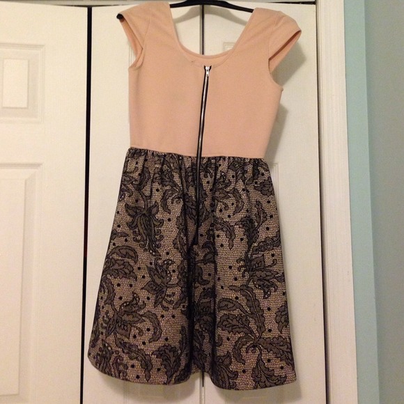 DRESS! NEW+TAG!!! SUPER CUTE!!! Xoxo - Picture 2 of 2