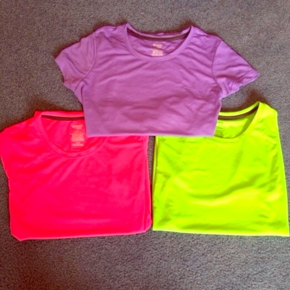 🚫SOLD🚫Workout shirt bundle