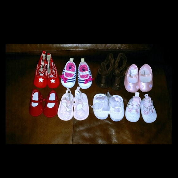 8 pair of baby girl shoes 0-6 months
