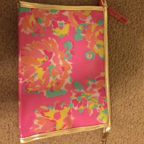 Estée Lauder cosmetic bag