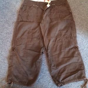 Navy blue/grey cargo capris