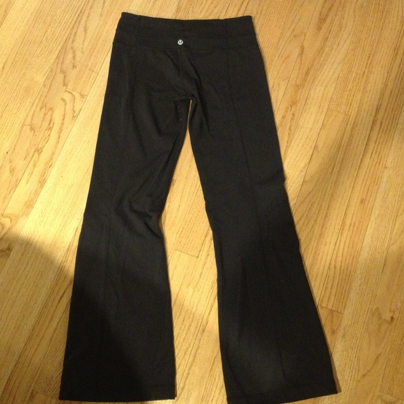 Lululemon bootleg yoga workout pant