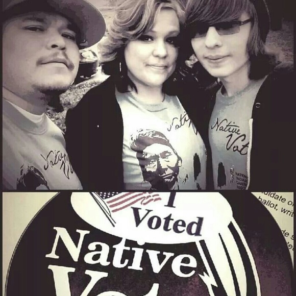 HANGBAGS, TOTES, CLOTHING, JEWERLY & MORE! - Picture 3 of 4