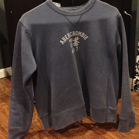 Cute worn out look Abercrombie sweatshirt