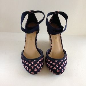 Report Espadrille Wedges